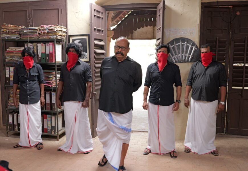 பாலாஜி சக்திவேல் நடிப்பில் ‘ஆஃப் தி ரெக்கார்ட்’… 12 நிமிடங்களில் பரபரப்பான அனுபவம்! பாலாஜி சக்திவேல் நடிப்பில் ‘ஆஃப் தி ரெக்கார்ட்’… 12 நிமிடங்களில் பரபரப்பான அனுபவம்!