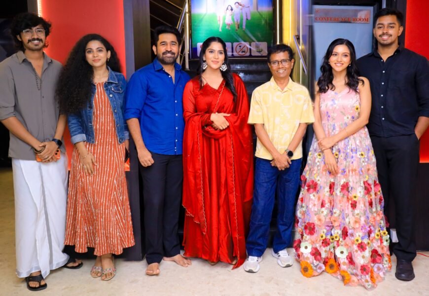 “அம்மாவை தெய்வமாக அல்ல, மனிதராக பார்க்க வைக்கும் படம் – “நூறு சாமி” பற்றி சசி உருக்கம்!” “அம்மாவை தெய்வமாக அல்ல, மனிதராக பார்க்க வைக்கும் படம் – “நூறு சாமி” பற்றி சசி உருக்கம்!”