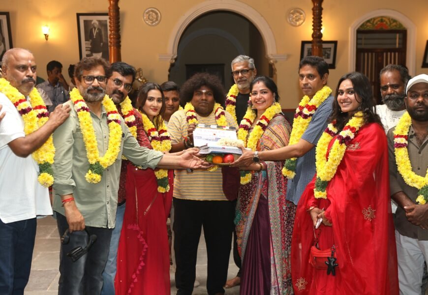 ஒரே படத்தில் 11 கதாபாத்திரங்கள்… யோகி பாபுவின் மாபெரும் சவால்! ஒரே படத்தில் 11 கதாபாத்திரங்கள்… யோகி பாபுவின் மாபெரும் சவால்!