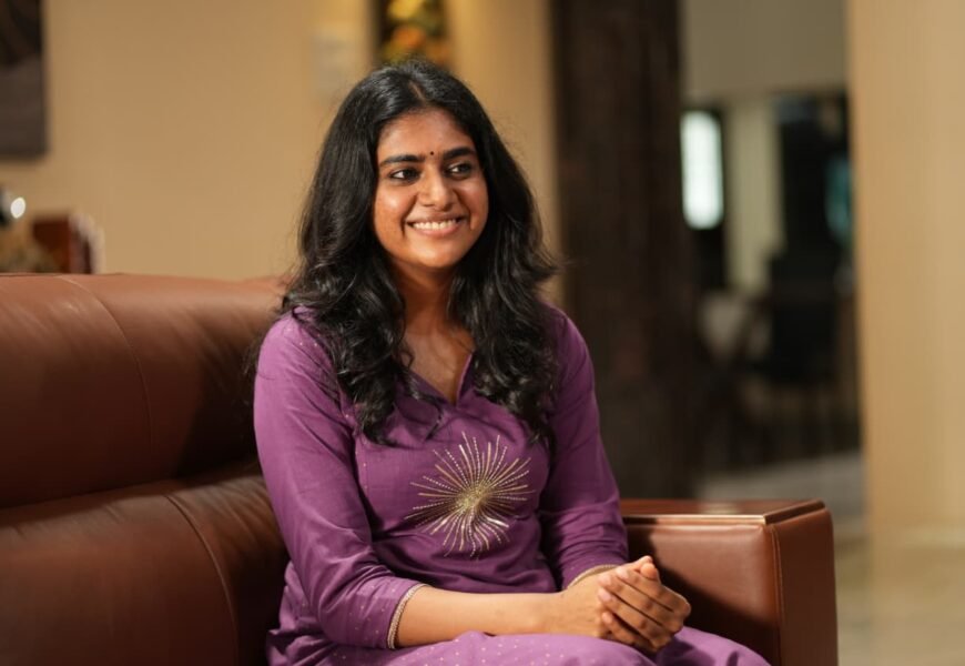 “அது உங்களுக்கான கதாபாத்திரம்” – நிமிஷா சஜயனை நெகிழ வைத்த “என்ன விலை” இயக்குநர்!