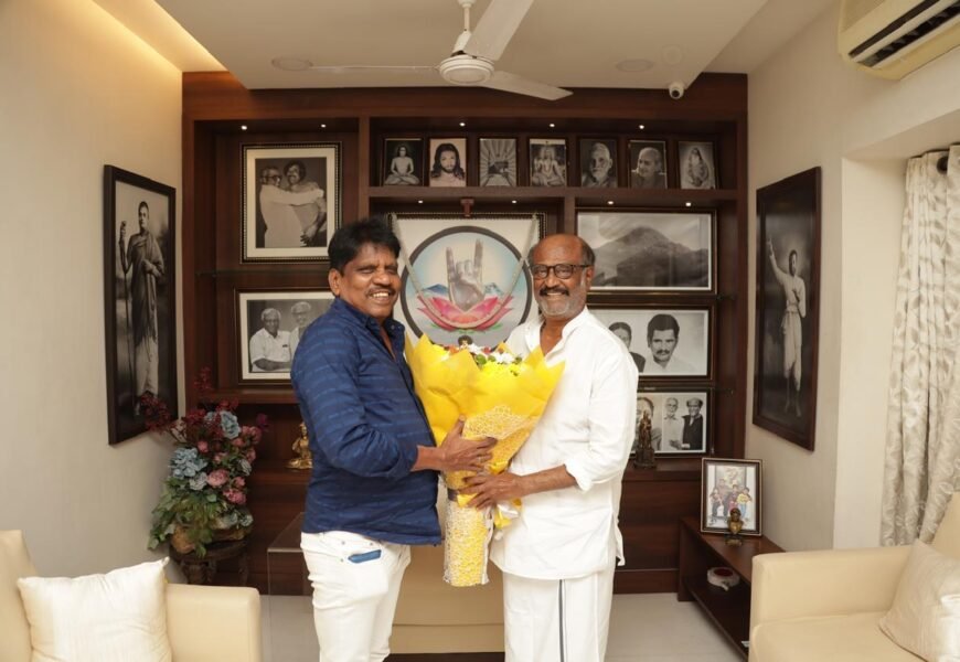 ரஜினிகாந்தைச் சந்தித்து வாழ்த்துப் பெற்ற ரெட் ஜெயன்ட் மூவிஸ் M. செண்பகமூர்த்தி! ரஜினிகாந்தைச் சந்தித்து வாழ்த்துப் பெற்ற ரெட் ஜெயன்ட் மூவிஸ் M. செண்பகமூர்த்தி!